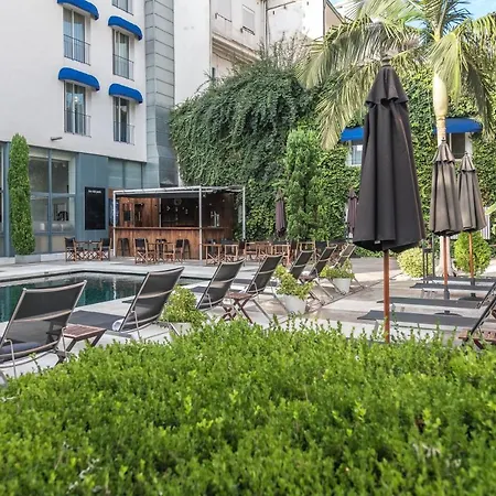 Medium Park فندق 3*